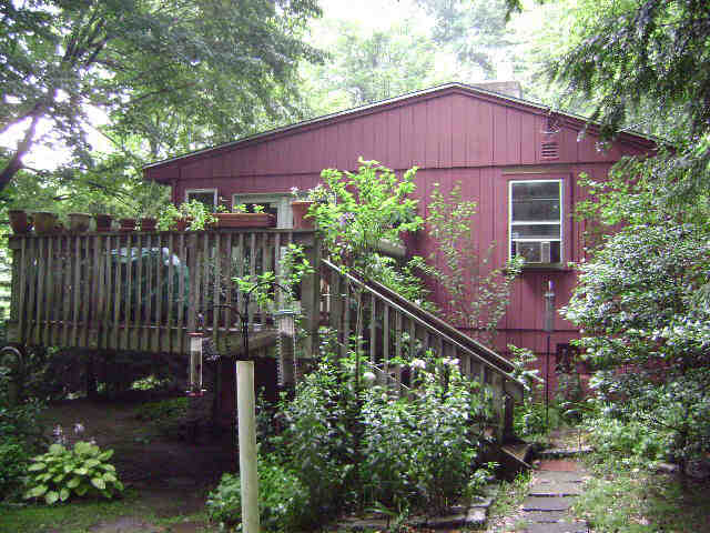 Building photograph for 430 NONNEWAUG RD